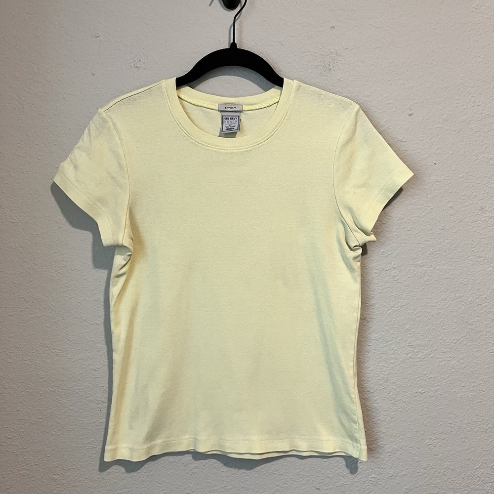 Vintage Y2K Old Navy Perfect Fit T-Shirt Women's Medium Butter Yellow Short Slv